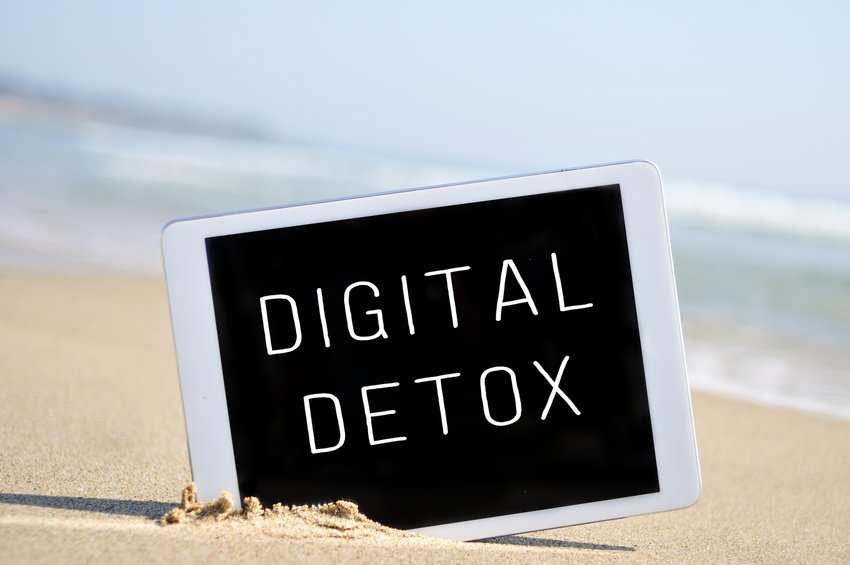 Digital Detox or Virtual Living